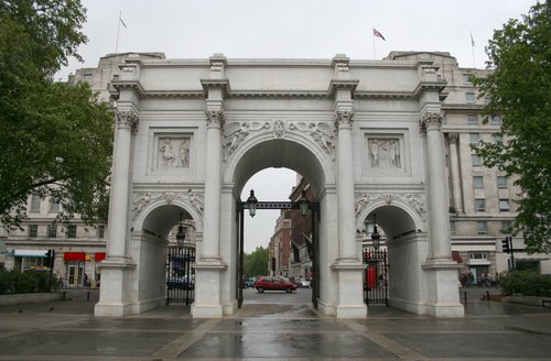 marble arch london figure