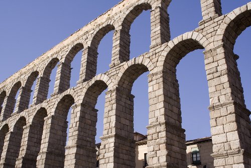 roman-aqueduct-segovia-segaq3.jpg