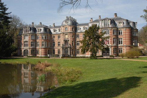 The Ravenhof manor in Stabroek