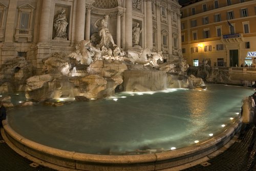 rome trevi fountain
