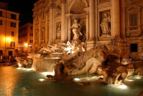 http://www.planetware.com/i/photo/trevi-fountain-rome-rfntrv1.jpg