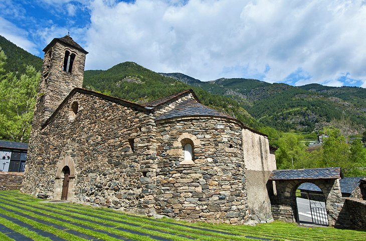  The Church of Sant Martí, La Cortinada