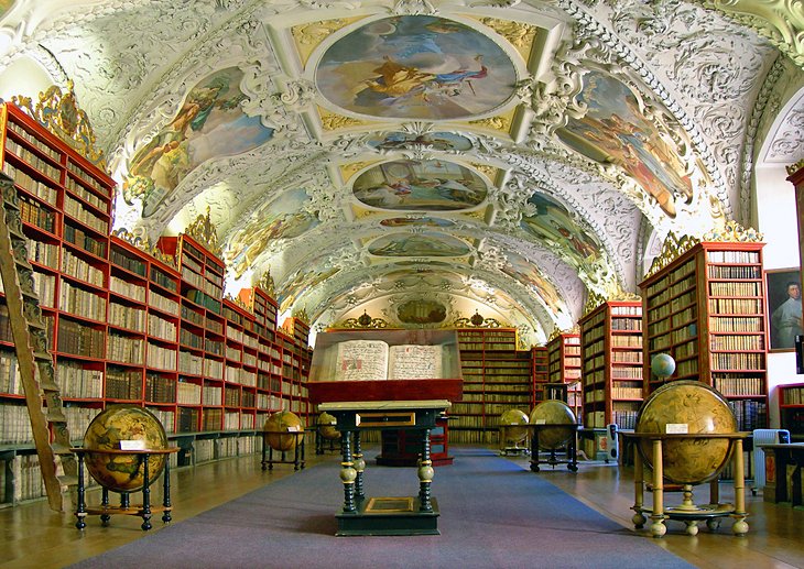 Spectacular Libraries: The Clementinum and Strahov Monastery