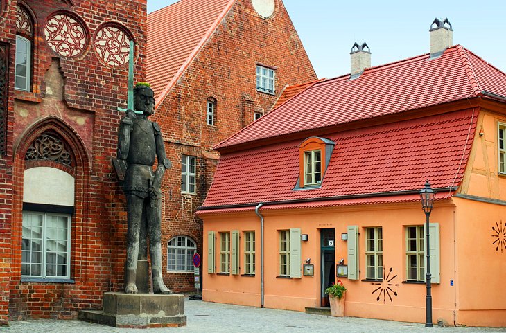 Town Hall and the Statue of Roland