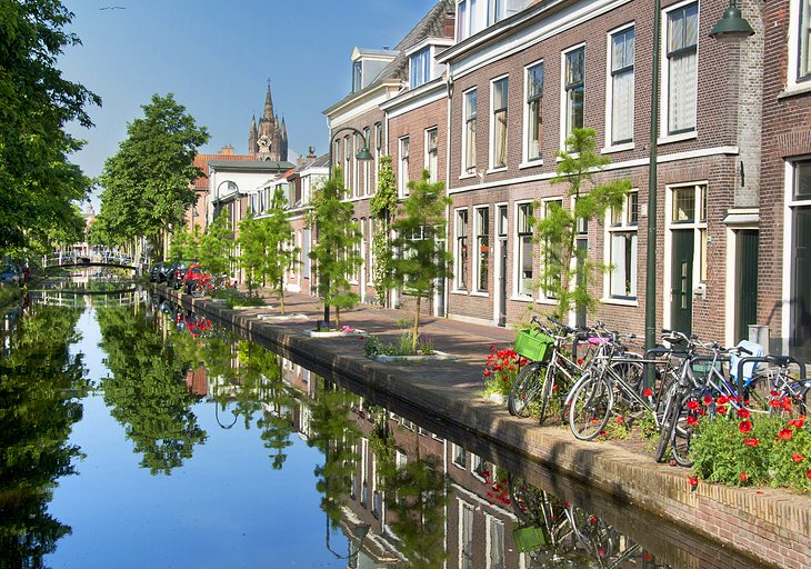 The Old Canal (Oude Delft)