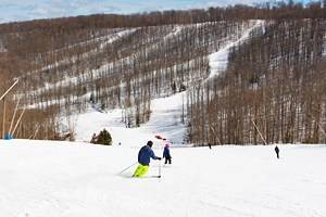 13 Top-Rated Ski Resorts near Toronto, 2023/24