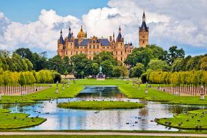 12 Top Tourist Attractions in Schwerin & Easy Day Trips