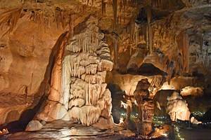 11 Top-Rated Caverns in Texas