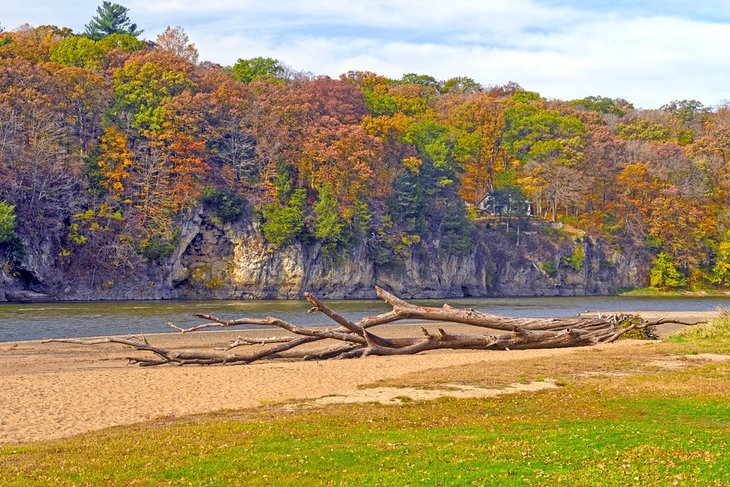 Palisades-Kepler State Park in autumn