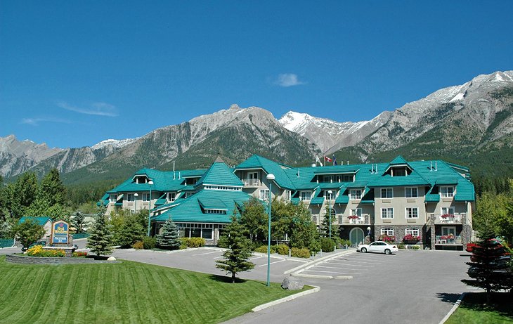 9 Top-Rated Resorts in Canmore, Alberta | PlanetWare