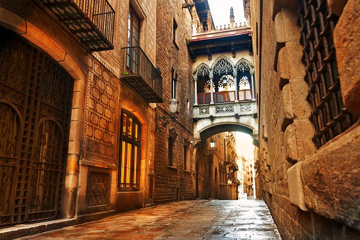 28 BEST Tourist Attractions in Barcelona (+Map & Visit Info)