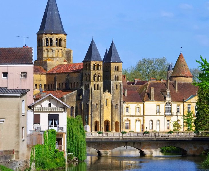 burgundy france tourist attractions