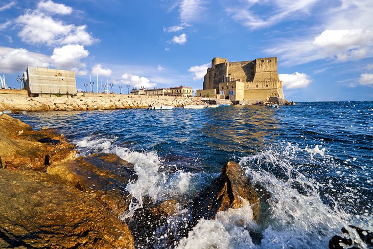 tourist attractions in napoli italy