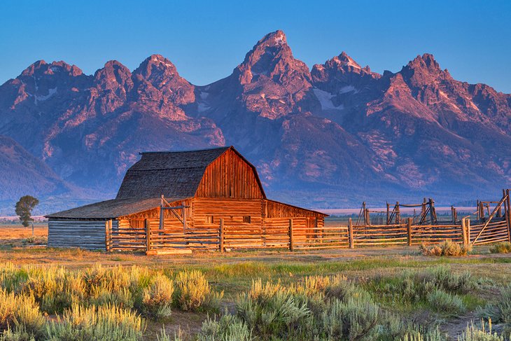 places to visit near wyoming