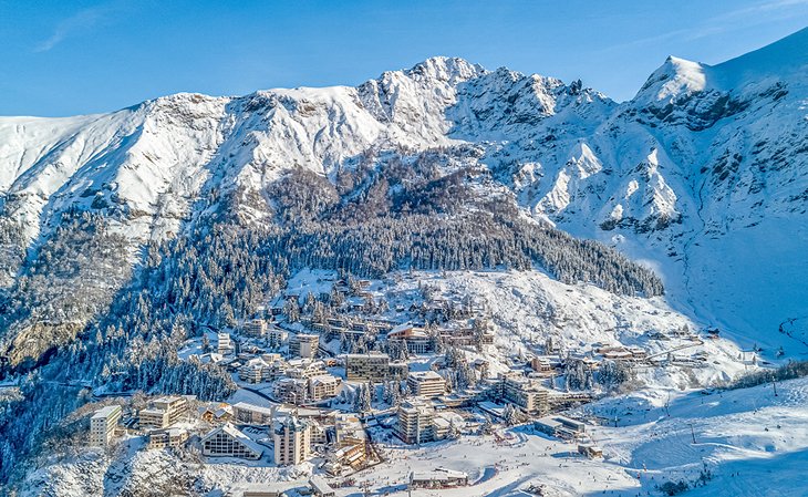 The Top 5 French Ski Resorts for Après-Ski