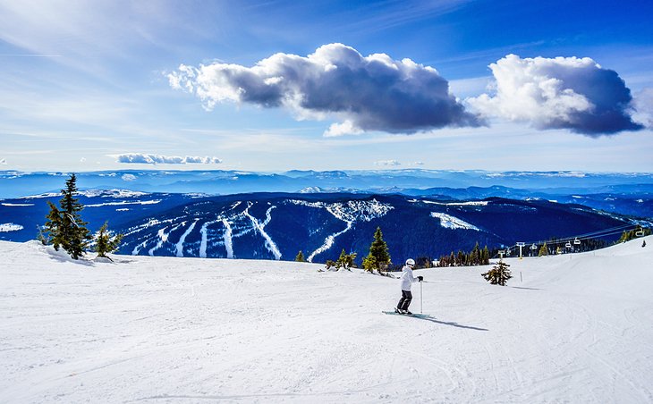 12 Top-Rated Ski Resorts in Canada, 2023/24