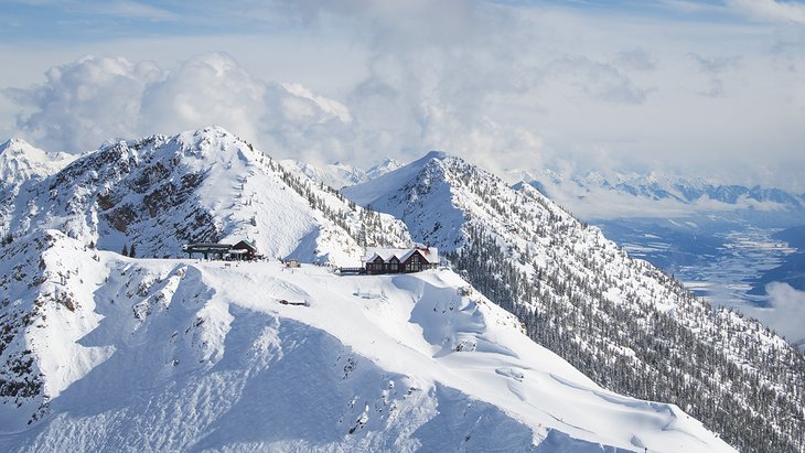 13 Top-Rated Ski Resorts In British Columbia | PlanetWare