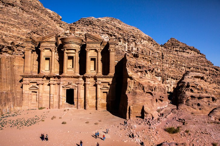 best time to travel to jordan