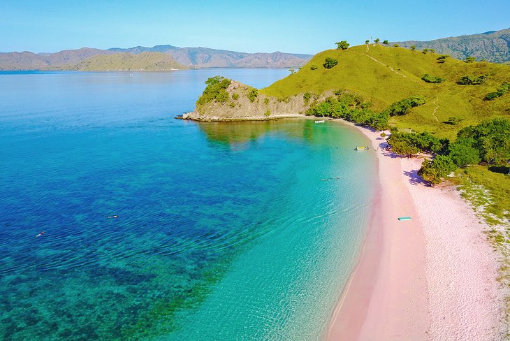 Bermuda's pink sand beach only 2 Hours away From New York City!