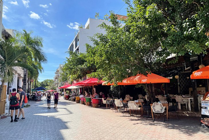 5th Avenue Shopping in Playa del Carmen: The Do's and the Dont's