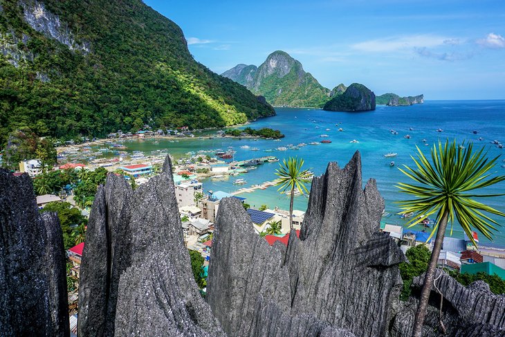 Top 13 Famous Tourist Spots in the Philippines 