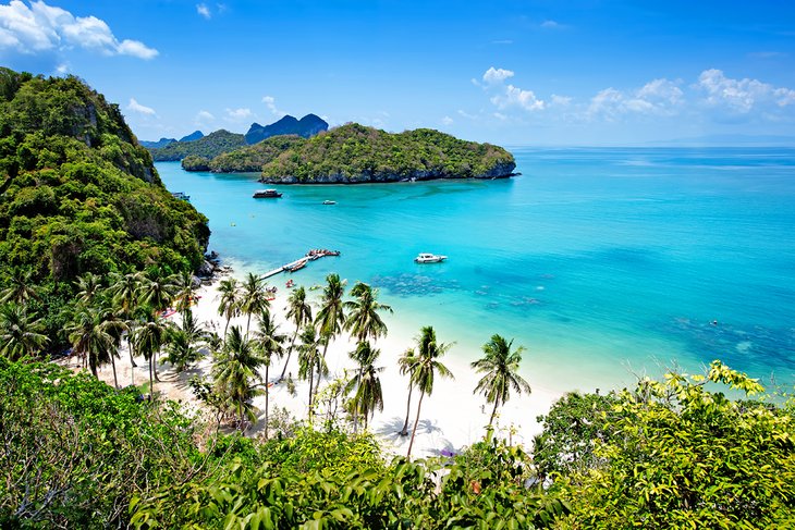 21 Beautiful Islands Around the World