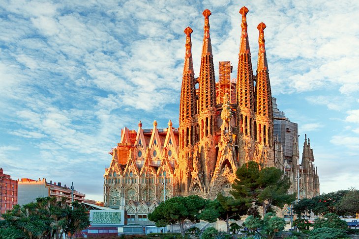 20 Top-Rated Tourist Attractions Barcelona PlanetWare