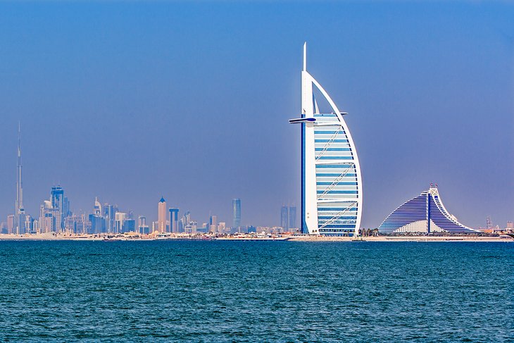 Top 10 Places to Visit in UAE - Dubai's Iconic Burj Khalifa and Dubai Mall