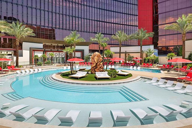 5 luxury hotels in Las Vegas and their cheaper (but similar) alternatives -  ABC News