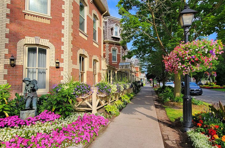 A sidewalk beside the Prince of Wales Hotel in Niagara-on-the-Lake
