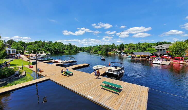 Docks and dockside restaurants in Huntsville in summer