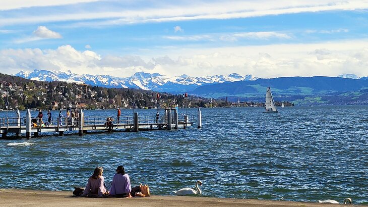 View from Zürichhorn Park