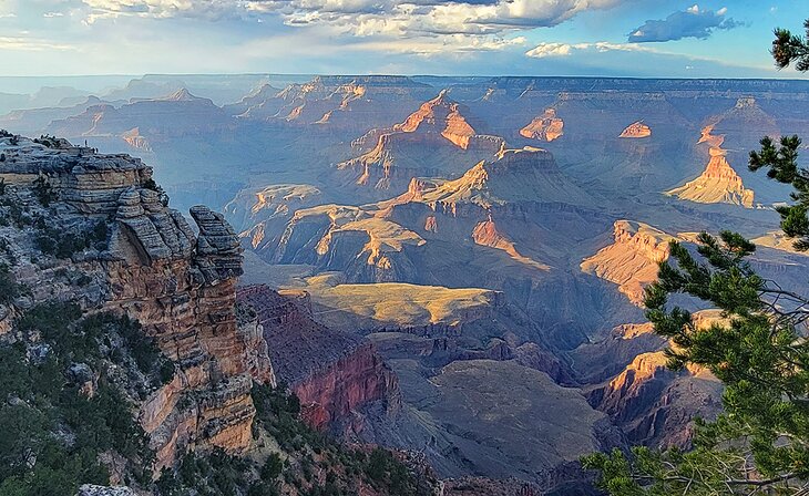 Late afternoon view from Mather Point at the Grand Canyon