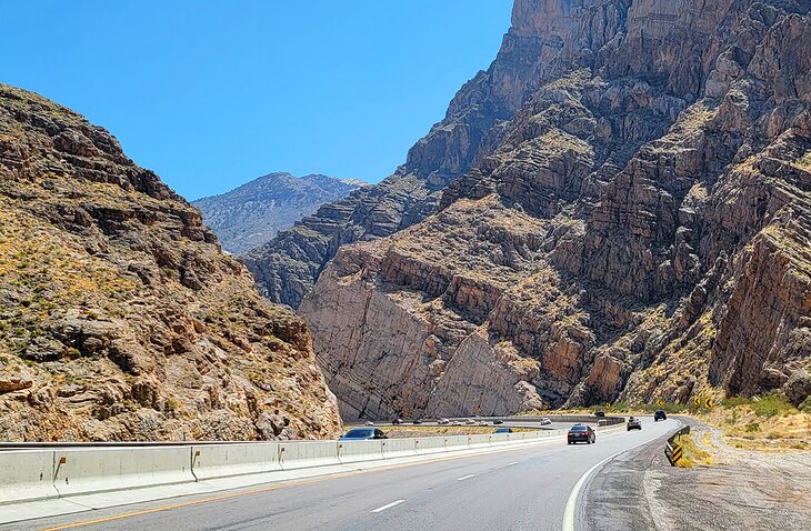 Scenic section of I-15 north of Mesquite