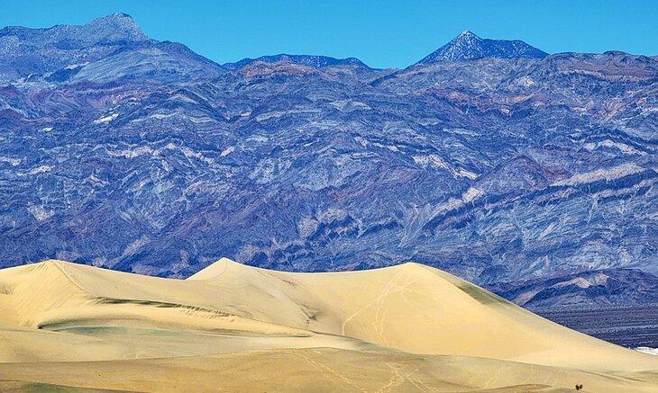 Sand dunes at Stovepipe Wells in the afternoon