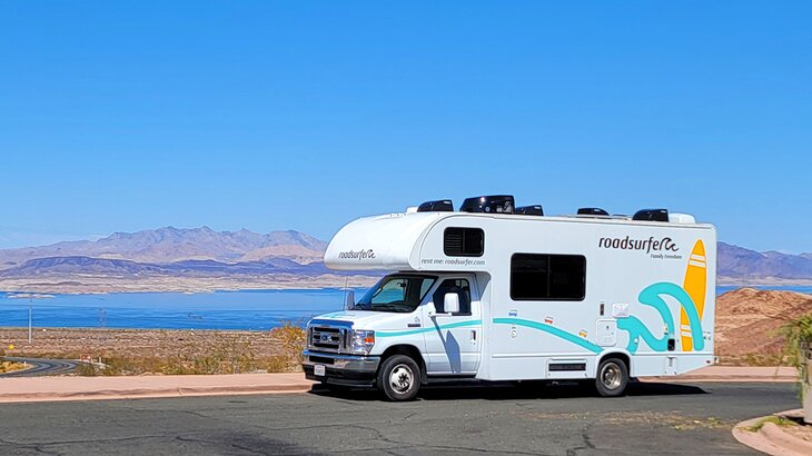 An RV in front of Lake Mead near Boulder Beach