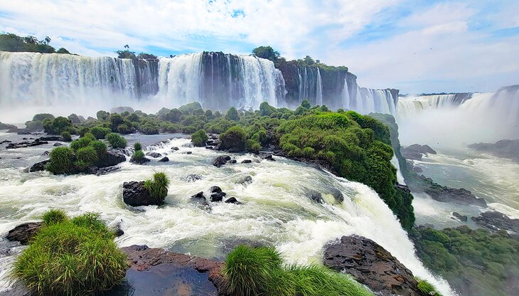 Iguaçu Falls from the main viewing platform