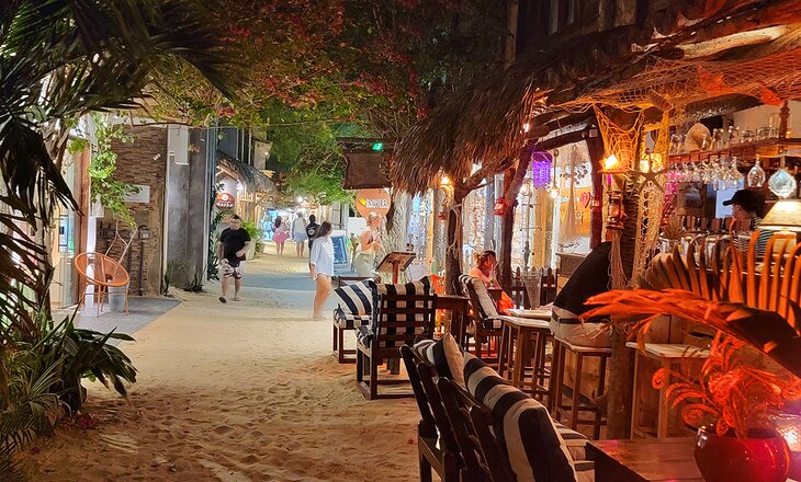 Small restaurants along a street in Jeri