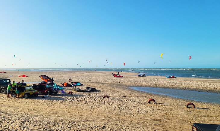 Kiters on the beach in the late afternoon at Tatajuba