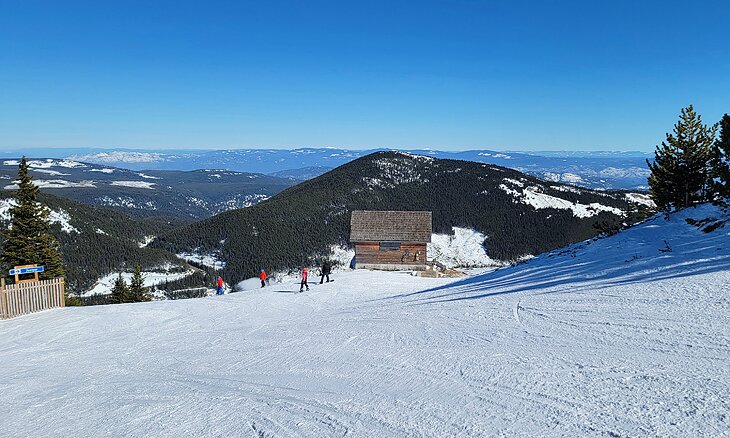 Skiing at Apex Mountain Resort